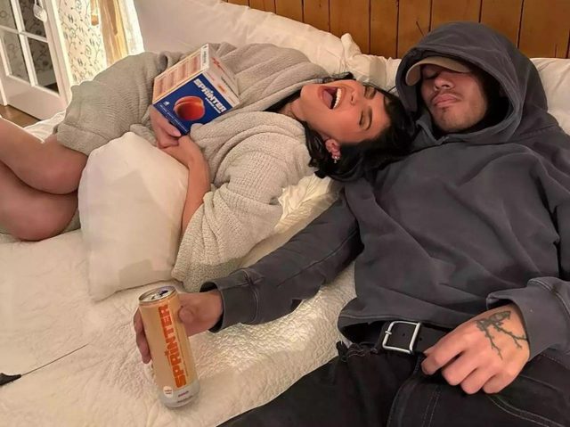 カイリー・ジェンナー、亡きヘアスタイリストの家族の力になる