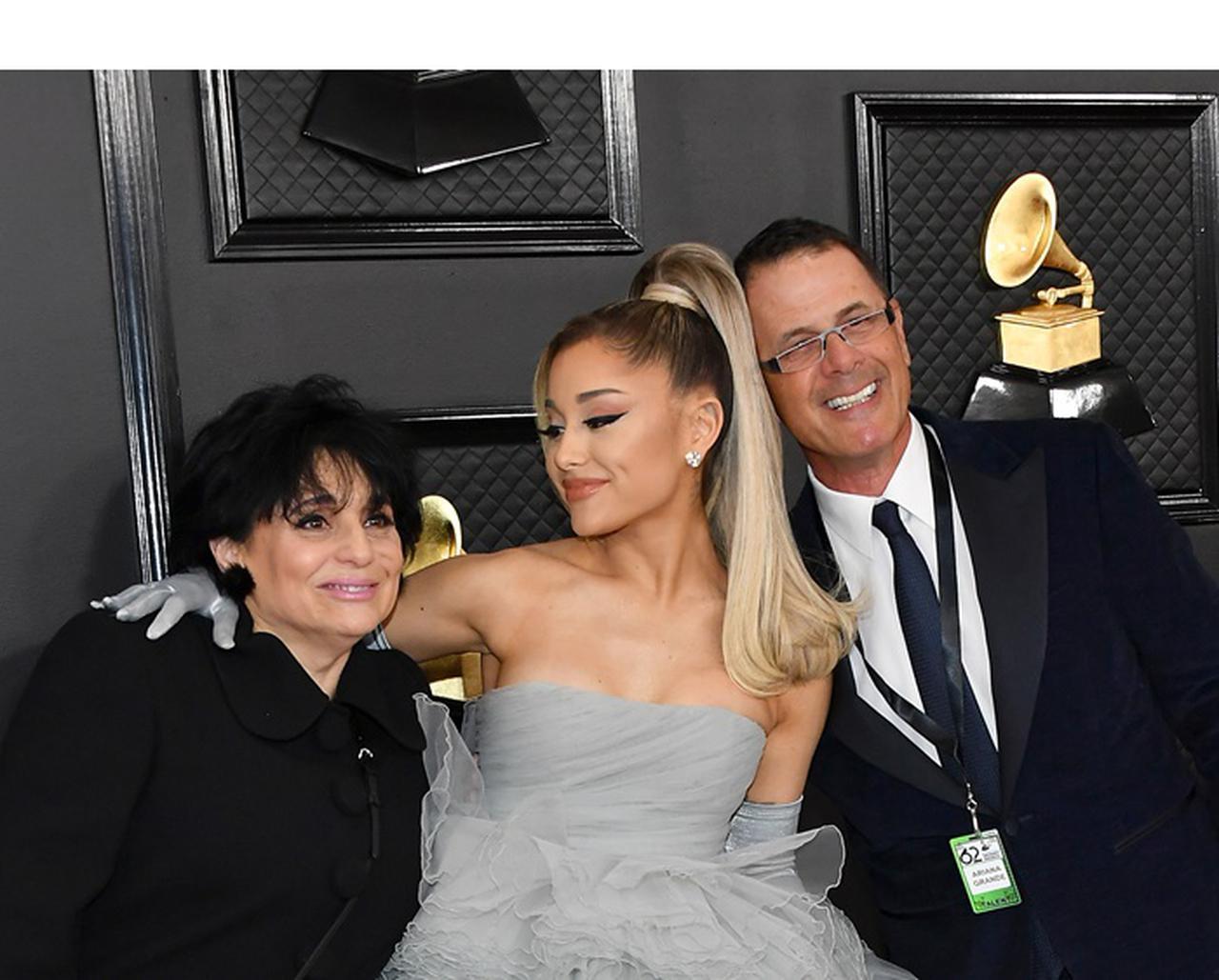 アリアナ・グランデ、父親の「日本旅行記」にいいね連発