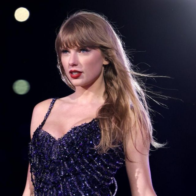 テイラー・スウィフトの「ネックレス」にファンがざわつく