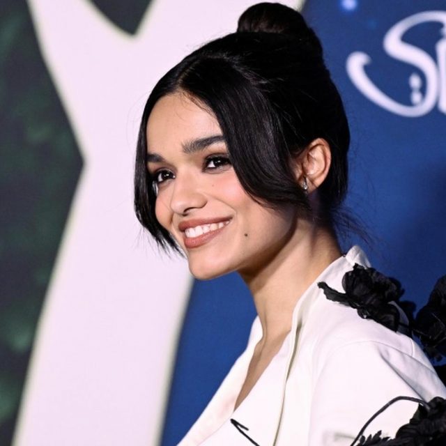 実写版『白雪姫』の主人公、来日中は東京ディズニーリゾートへ