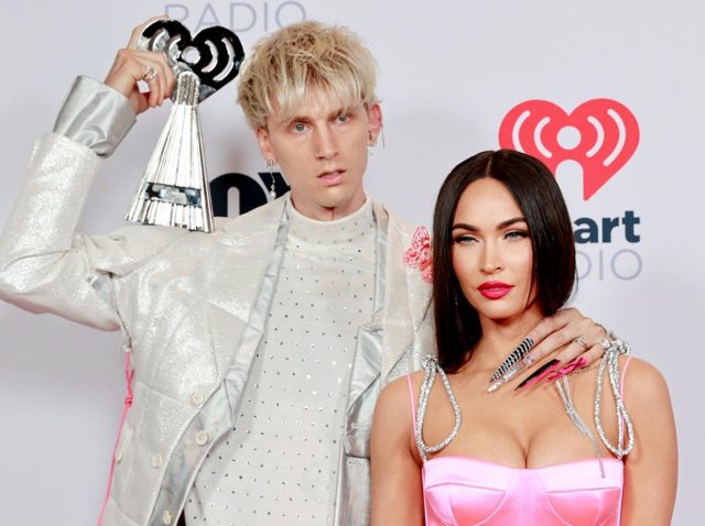 ミーガン・フォックスが出産、子どもの父はミーガンの元夫に謎のDM