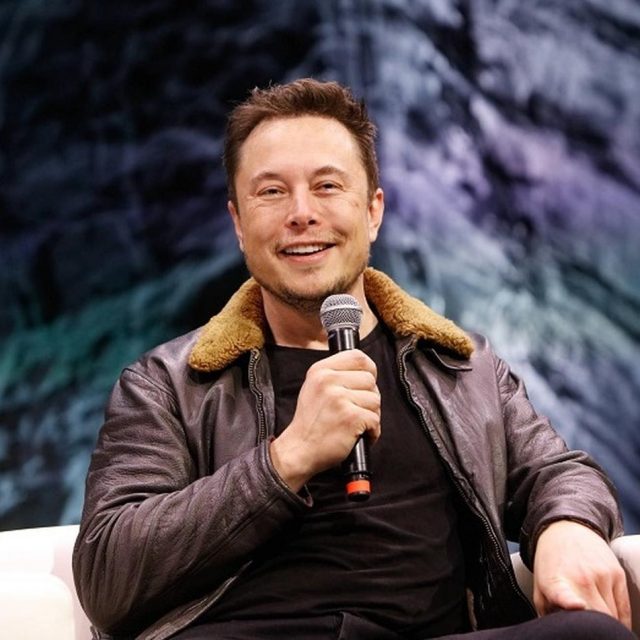 イーロン・マスクのトランスジェンダー娘が東京に留学中