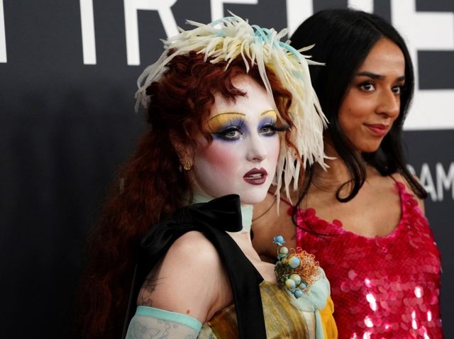 チャペル・ローン、ドレスが破れお尻丸見えするハプニング