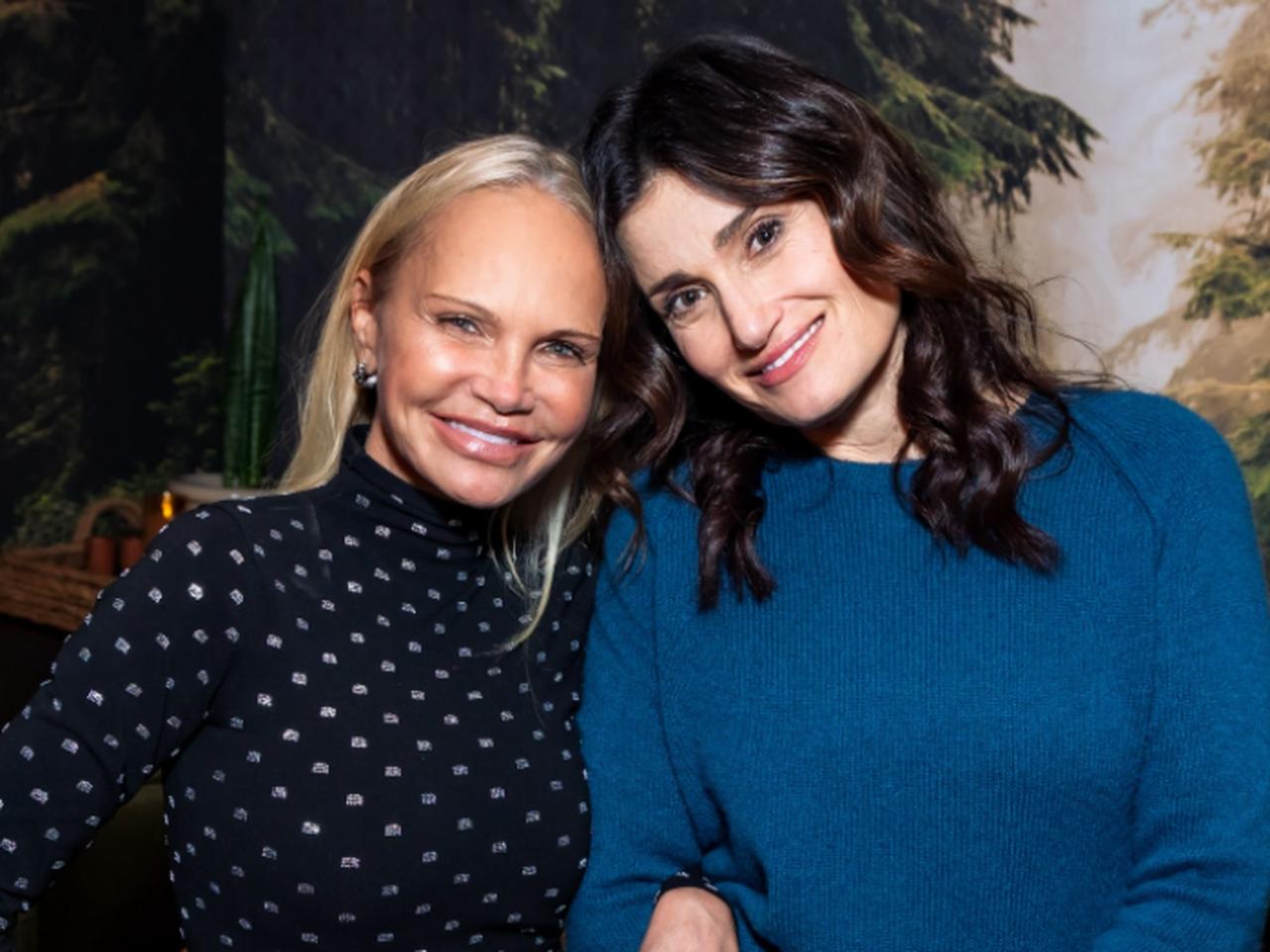 『ウィキッド』の元祖グリンダ役とエルファバ役が久しぶりにデュエット