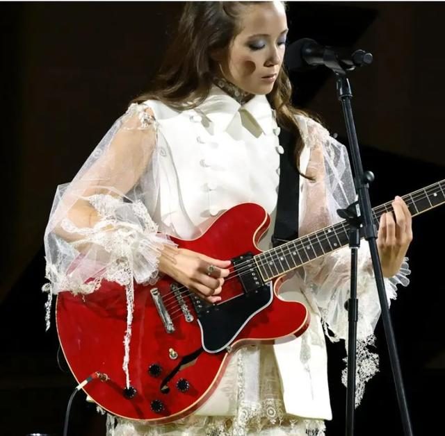 ケリー・ワシントン＆エマ・ロバーツが魅了！Diorが彩った「ブルックリン・アーティスツ・ボール 2025」