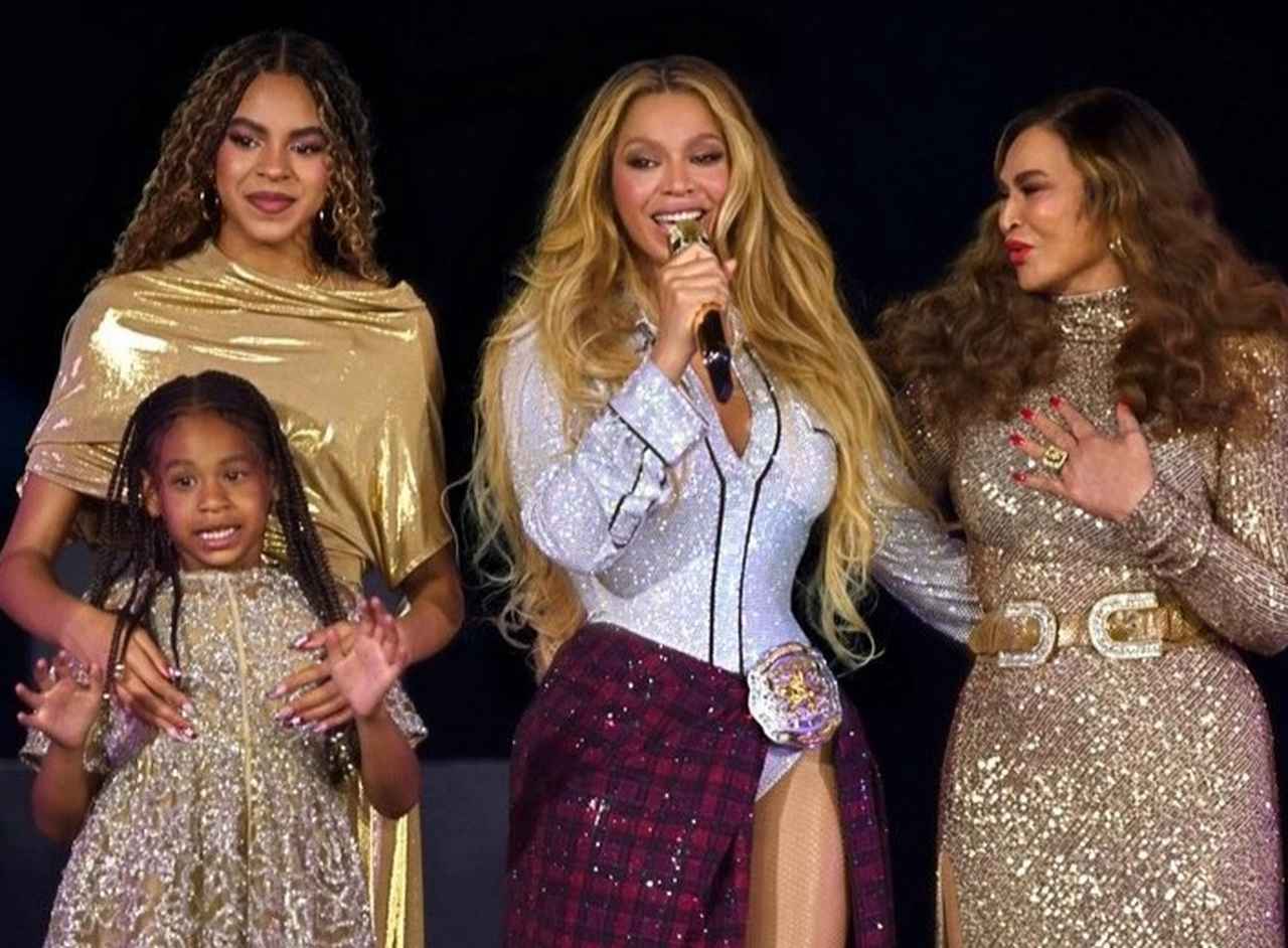 ビヨンセ13歳娘、コンサートでのハプニングの対処法がプロ