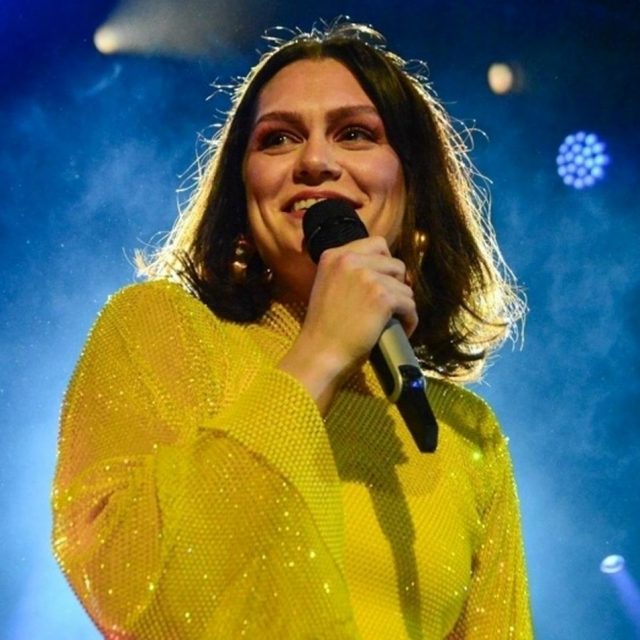 ジェシー・Jが乳がんを公表、フェスに出演後に治療に専念