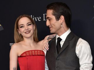 愛が止まらない！ダミアーノがダヴ・キャメロンの“強火オタ”に