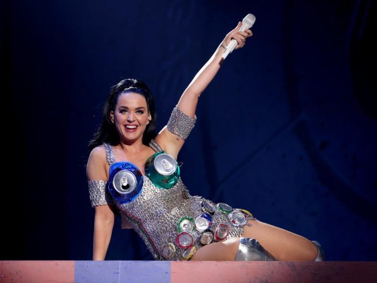 ケイティ・ペリーの公演中に乱入者！ケイティの「発言」が話題に