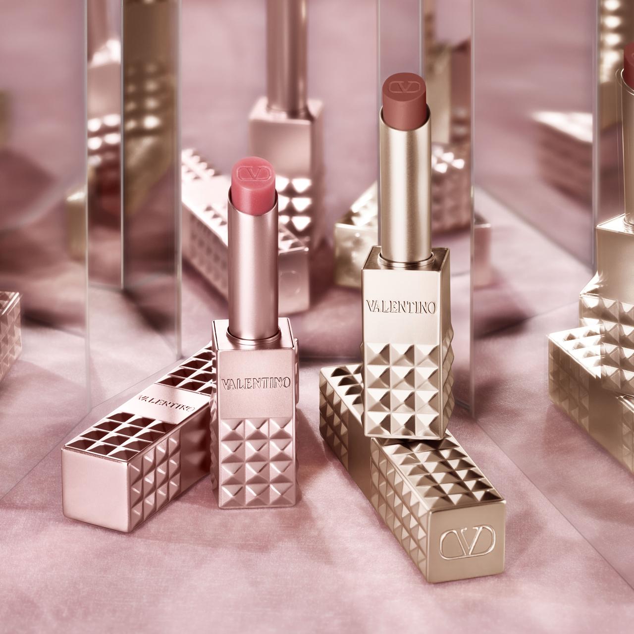 ローズゴールドに包まれた“夢の質感”──ヴァレンティノ ビューティが贈る、とろける4色のリップバーム