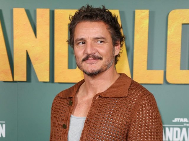 “ヒゲ命”のペドロ・パスカル、スッピン顔に「ショックすぎた」過去