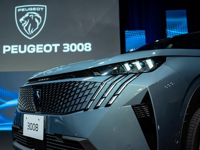 ライオンの誇りと、猫のしなやかさをデザインに。新型プジョー3008の進化