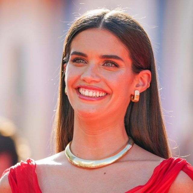 “断り続けた金髪”に初挑戦！人気モデルが『スーパーマン』で女優デビューの舞台裏