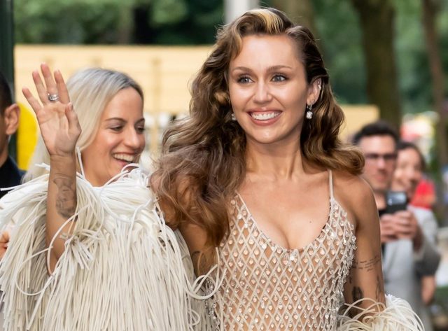 マイリー・サイラス、「ハリウッドの殿堂」入りが決定