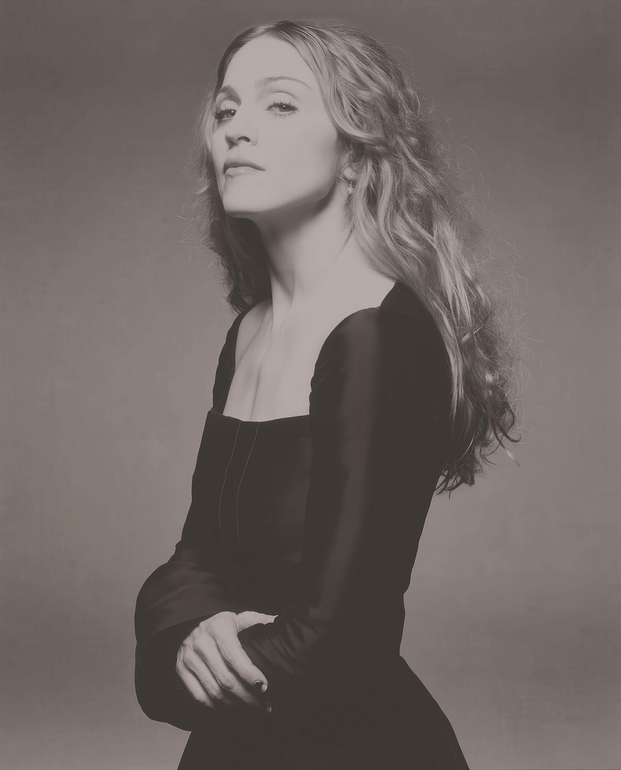 即完売した“伝説のアナログ”がついにCD化!マドンナ『ヴェロニカ・エレクトロニカ』、未発表音源とともに蘇る