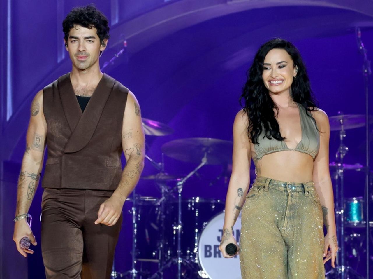 ジョーからの1本の電話が実現!デミ×ジョナス・ブラザーズ感動のステージの裏側