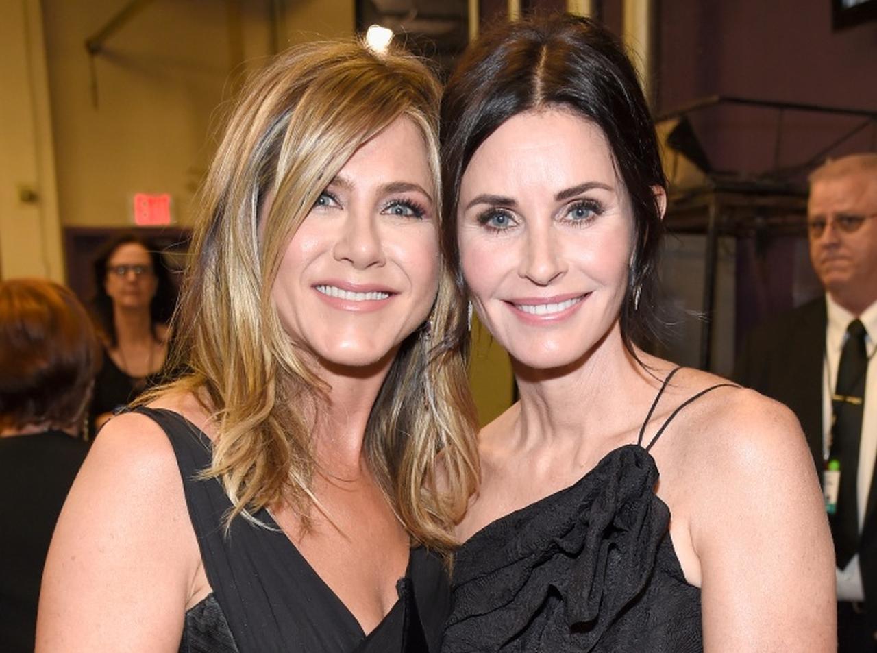 『フレンズ』レイチェル&モニカが再集結!Wデートを楽しむ