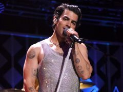ジョー・ジョナスが機内で性行為を告白！“マイル・ハイ・クラブ”に入会していた