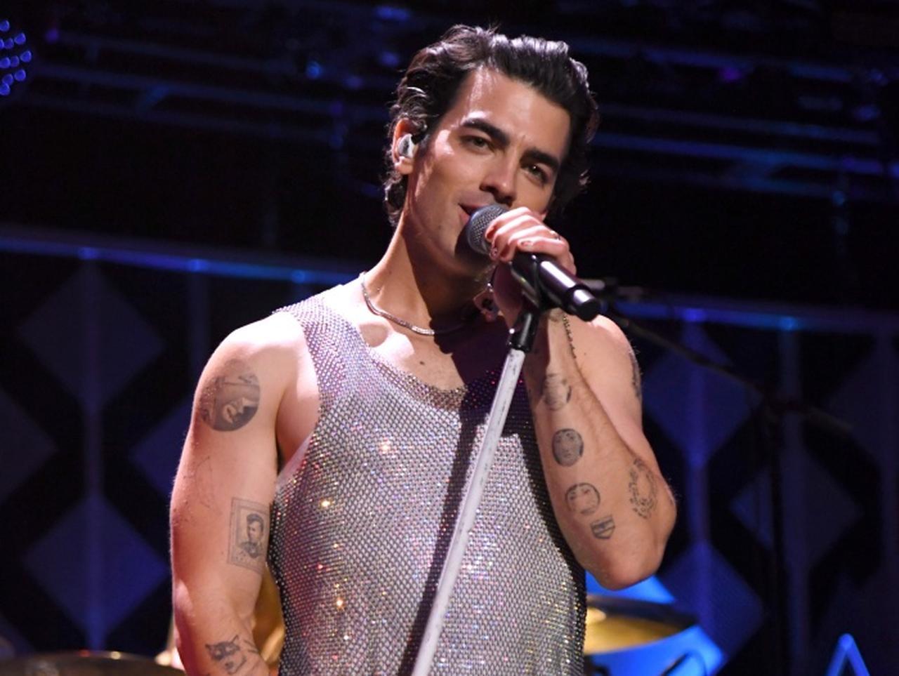 ジョー・ジョナスが機内で性行為を告白!“マイル・ハイ・クラブ”に入会していた