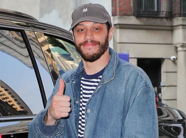 200個近くのタトゥーを消すアリアナの元婚約者がタトゥーを入れる人へメッセージ