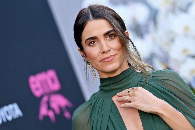 15年間、毎日同じ服を着ている女優ニッキー・リード、夫婦でハリウッドを離れて選んだサステナブルな生き方