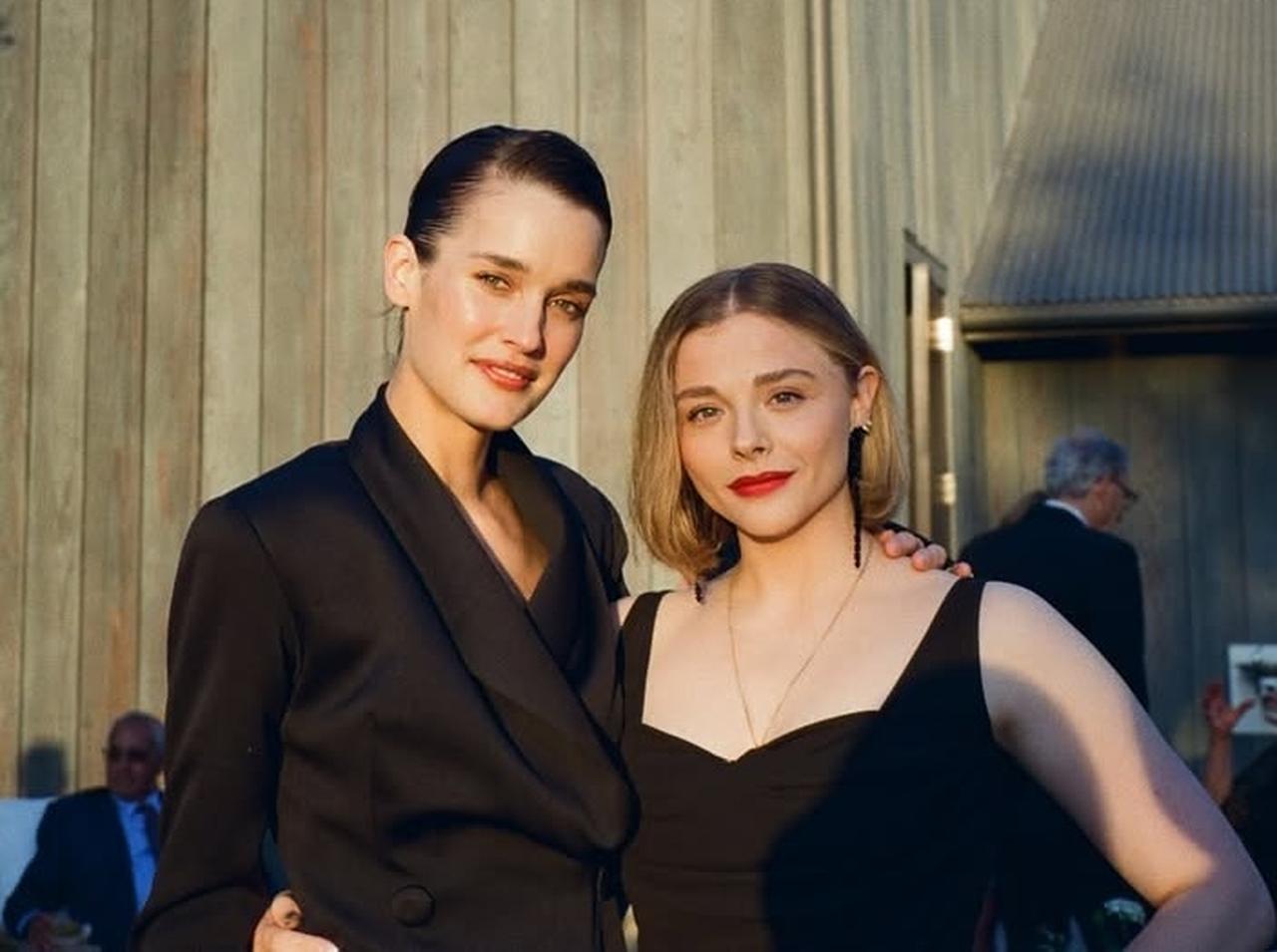 クロエ・モレッツ、長年の彼女とついに結婚