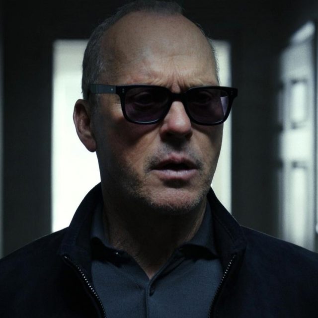 記憶を失う殺し屋が挑む“人生最後の完全犯罪”──マイケル・キートン新作『殺し屋のプロット』12月公開へ