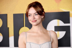 坊主頭で映画タダ!?エマ・ストーン主演新作の異例プロモイベントに本人コメント