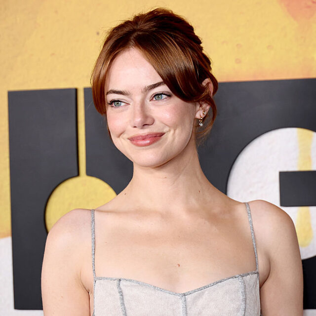 坊主頭で映画タダ!?エマ・ストーン主演新作の異例プロモイベントに本人コメント