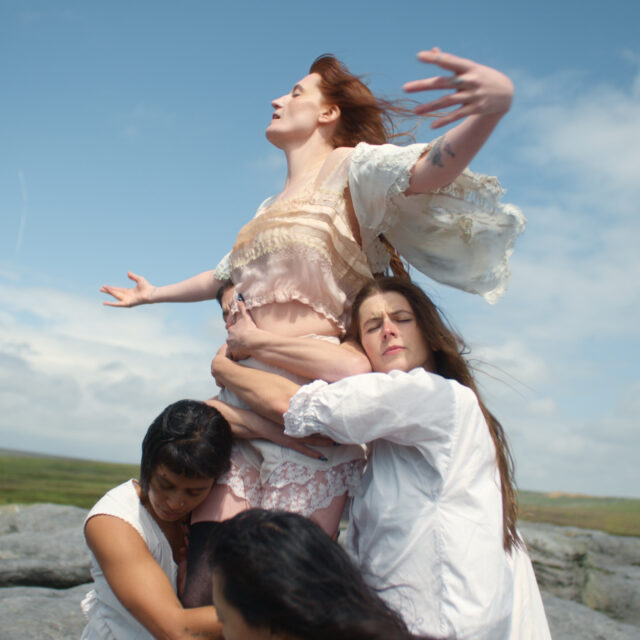 「Sympathy Magic」で新境地へ――フローレンス・アンド・ザ・マシーン、ダニー・L・ハール＆アーロン・デスナーと豪華共演