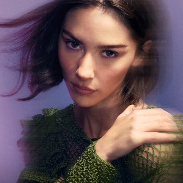 グレイシー・エイブラムス、レッドロックス公演を収めたライヴ盤をApple独占配信　42分のインタビュー映像も公開