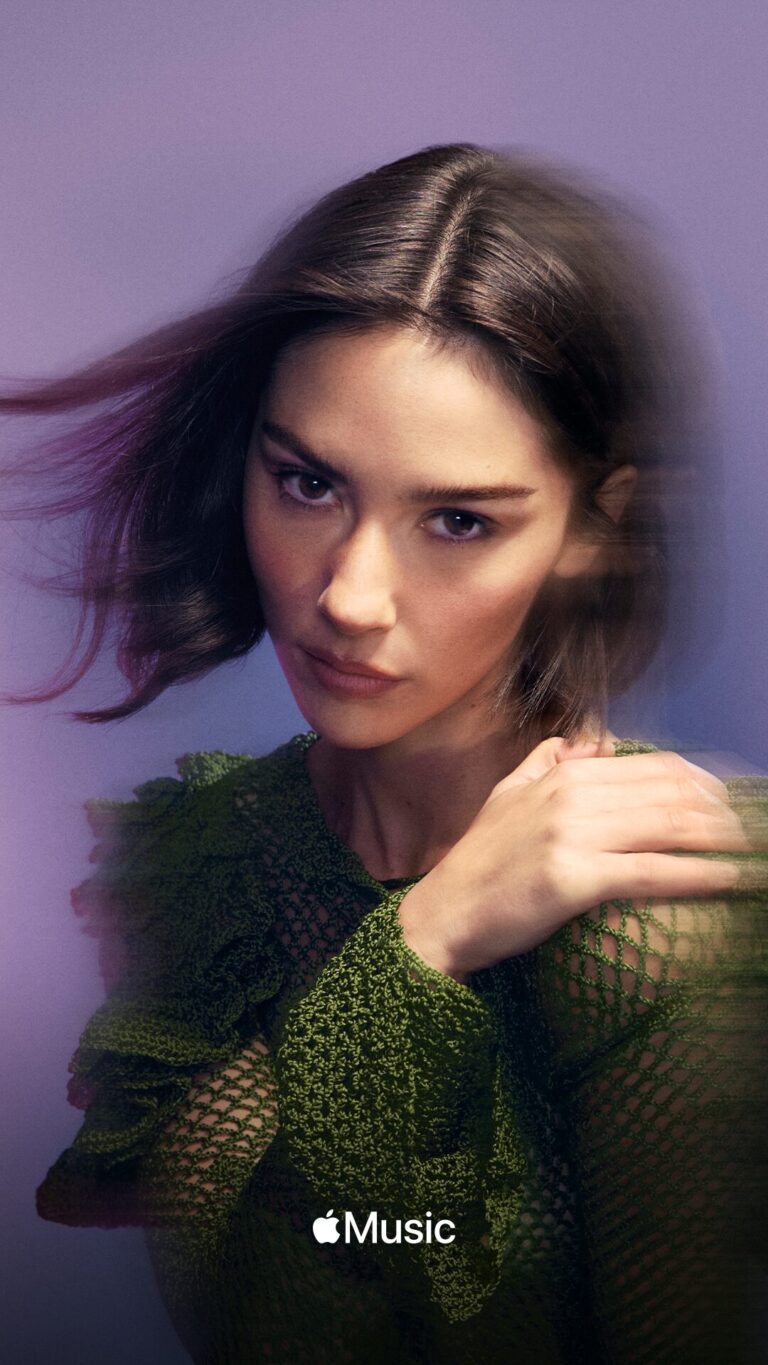 グレイシー・エイブラムス、レッドロックス公演を収めたライヴ盤をApple独占配信 42分のインタビュー映像も公開