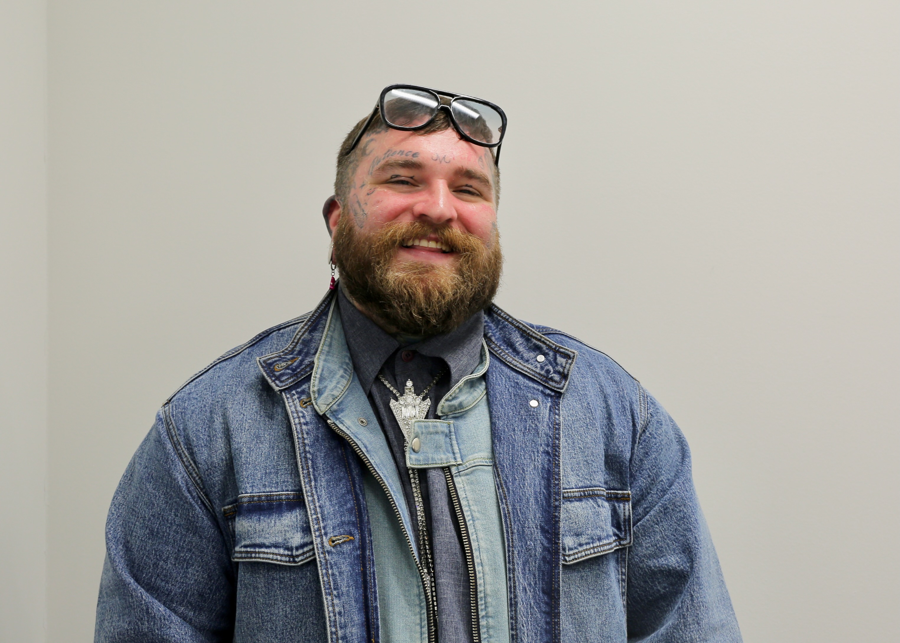 Teddy Swims【来日インタビュー】世界が恋した歌声と、日本で明かした意外な素顔