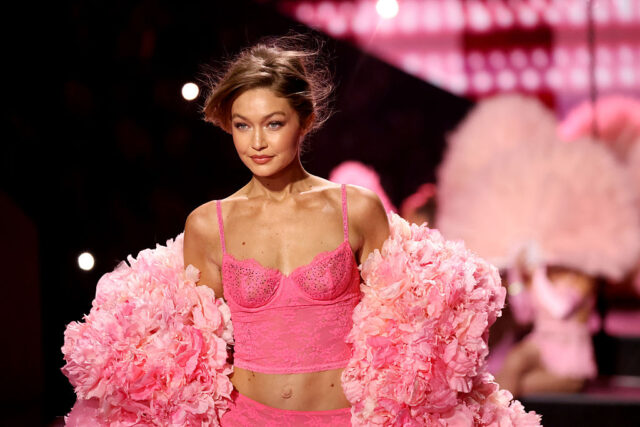 ジジ・ハディッド、小学生の「どうしてそんなにかわいいの？」に対する神対応が話題に