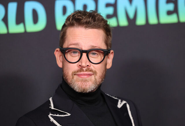 マコーレー・カルキン、『ホーム・アローン』撮影で噛まれた傷が今も残っていると明かす