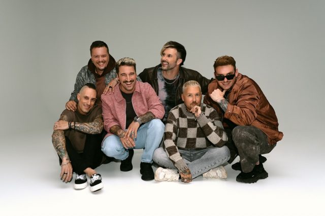 BABYMETALコラボで話題沸騰のエレクトリック・コールボーイ、新曲「タンツナイト」で再びブチ上げ！