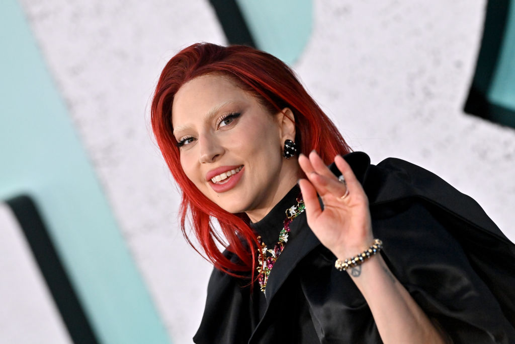 アリアナ・グランデへの迷惑行為で拘束された“パジャママン”、今度はレディー・ガガ公演で退場に