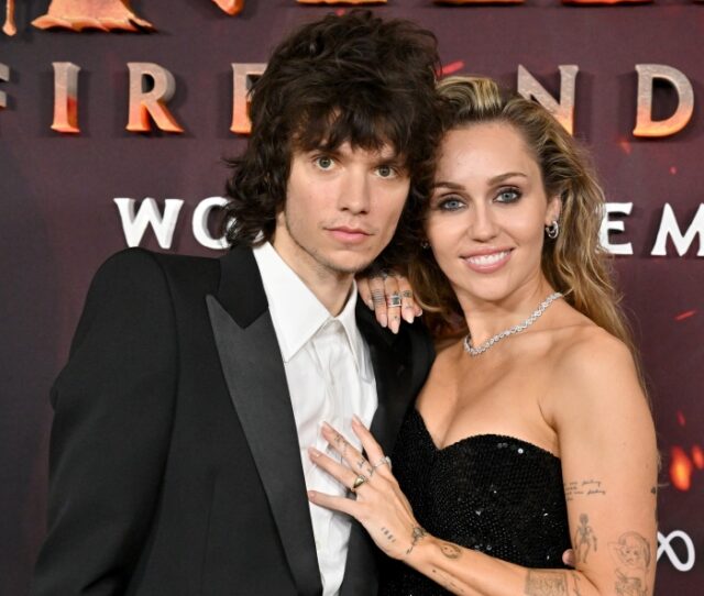 マイリー・サイラスが婚約、婚約指輪は誰がデザインした？