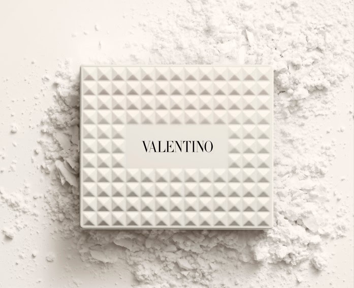 ヴァレンティノ新作「カラー クラッシュ」が万能すぎる…！12時間続く“光のツヤ”でアイもチークも思いのまま