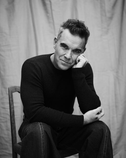 ロビー・ウィリアムス、約10年ぶり新作で全英1位！ビートルズ超えの“史上最多記録”を更新