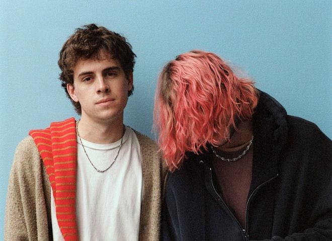 初来日で大反響のロイエル・オーティス、日本だけの特別仕様『ヒッキー』発売決定──未発表デモ2曲＆ZINE付き