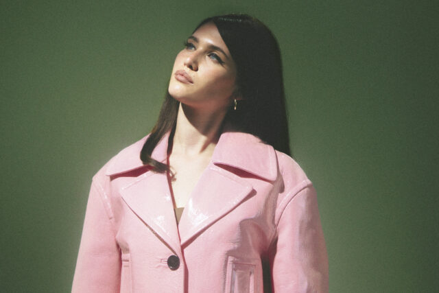 エッタ・ジェイムスを彷彿とさせる新星シエナ・スパイロ、話題曲「Die On This Hill」MV公開