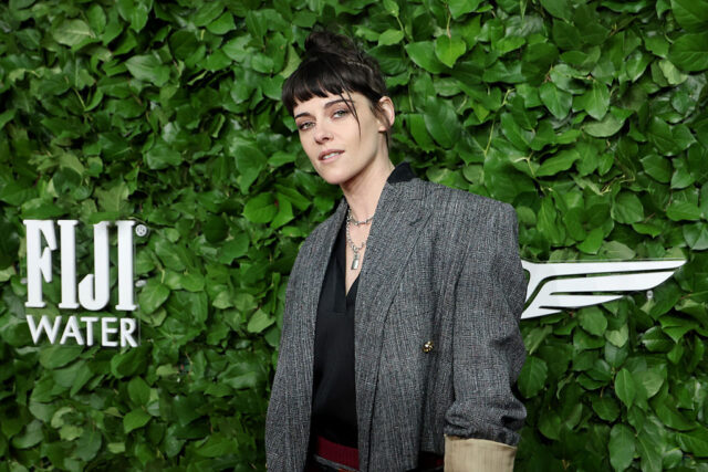 クリステン・スチュワート、クィアとして公に生きることを選んだ理由