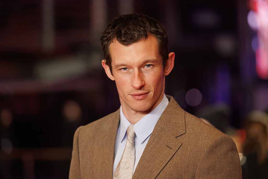 カラム・ターナー、次期ジェームズ・ボンド役の噂に“意味深な笑み”で言及