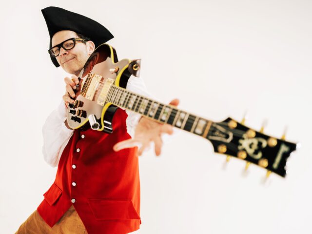 超絶ギタリストが再びマイクを握る！ポール・ギルバート、ジョージ・ワシントンに着想を得た異色アルバム『WROC』