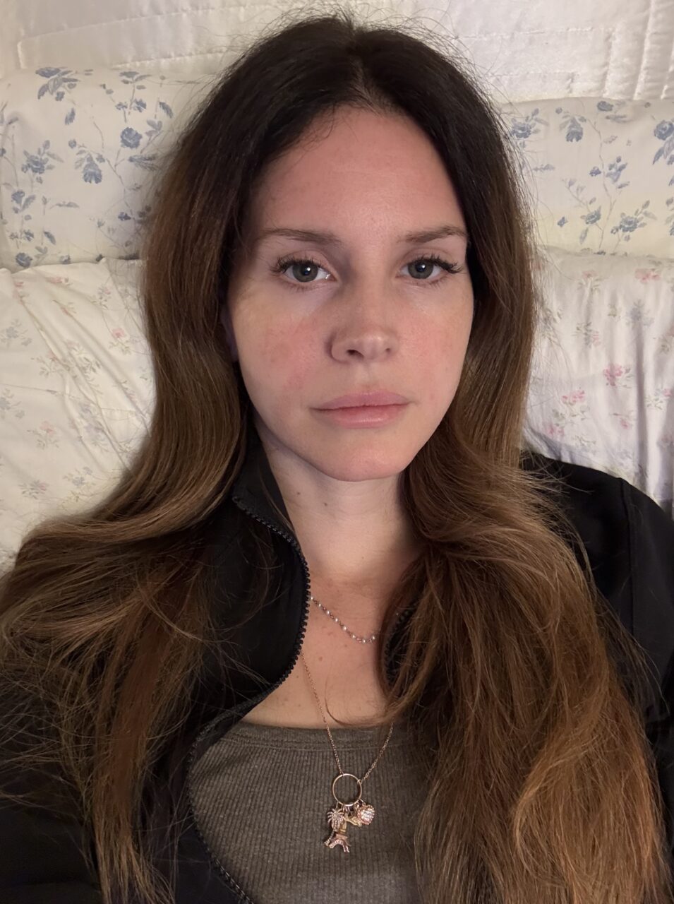 ラナ・デル・レイ、妹＆夫と共作の新曲を解禁　話題の「White Feather Hawk Tail Deer Hunter」と10thアルバム計画