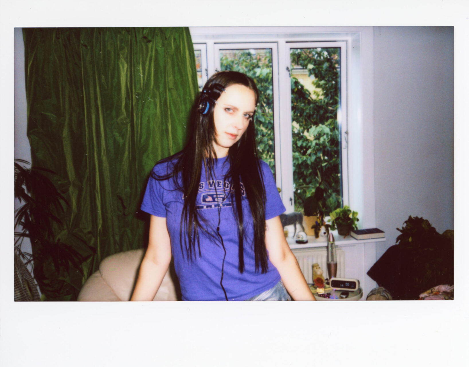 「Lean On」で再び脚光のMØ、新曲「Hunnybån / Fine Curls」発表　対照的な感情を描く2つの失恋ソング