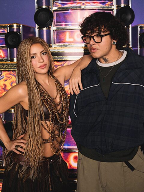 シャキーラが新曲ALGO TÚを電撃リリース！若手スタービエーレと再タッグ、40万人熱狂のソカロ広場初披露も話題に