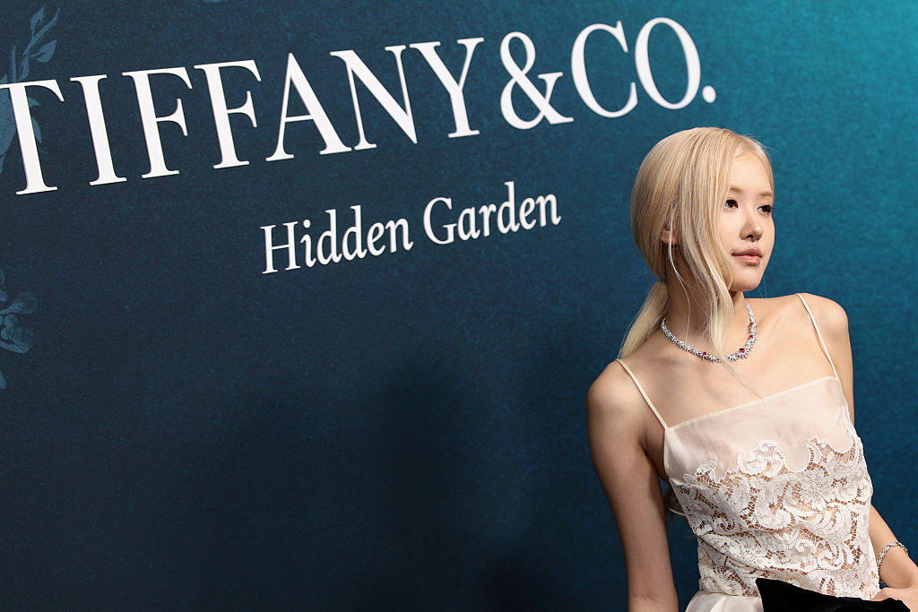 ロゼが魅せたKhaiteの白レースドレス、ティファニーガラの全貌