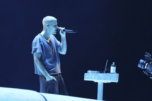 【ジャスティン・ビーバー】なぜPCを持ち込んだ？賛否を呼んだコーチェラ演出を解説